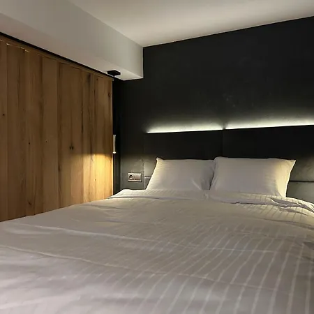 Leo & Private Zone - Old * Братислава