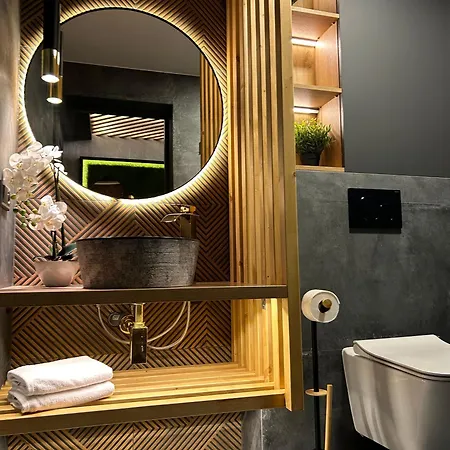 Leo & Private Zone - Old *