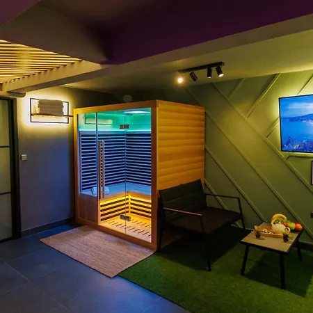 Leo & Private Zone - Old ברטיסלאבה