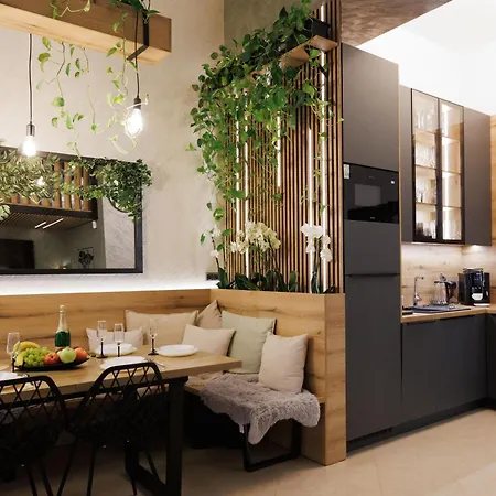 Leo & Private Zone - Old * Братислава