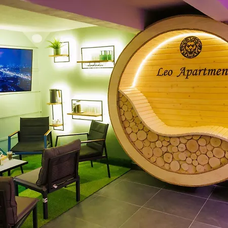 Apartment Leo & Private Zone - Old *