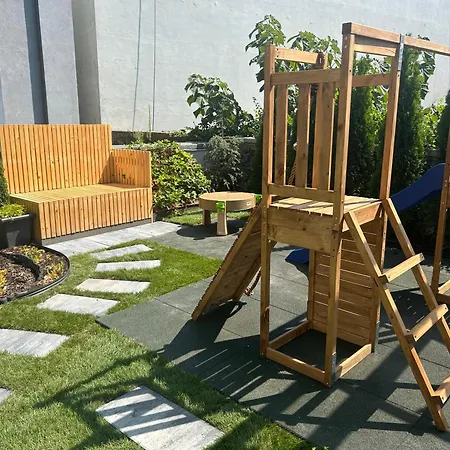 Leo & Private Zone - Old * 布拉迪斯拉发