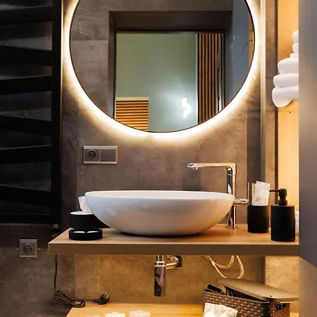 Leo & Private Zone - Old Apartment Bratislava