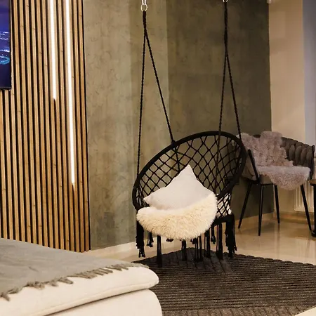 Leo & Private Zone - Old Апартаменты Братислава