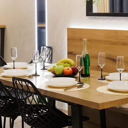 Leo & Private Zone - Old *