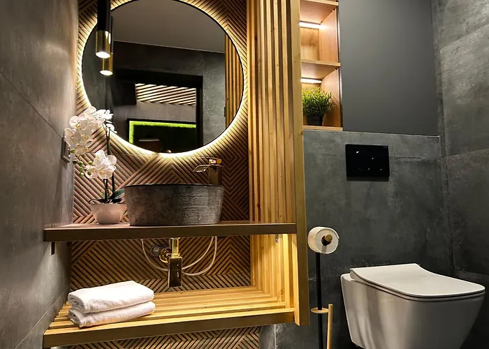 Leo & Private Zone - Old *