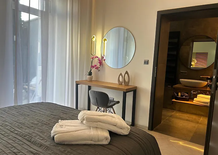 Leo & Private Zone - Old Apartmán *