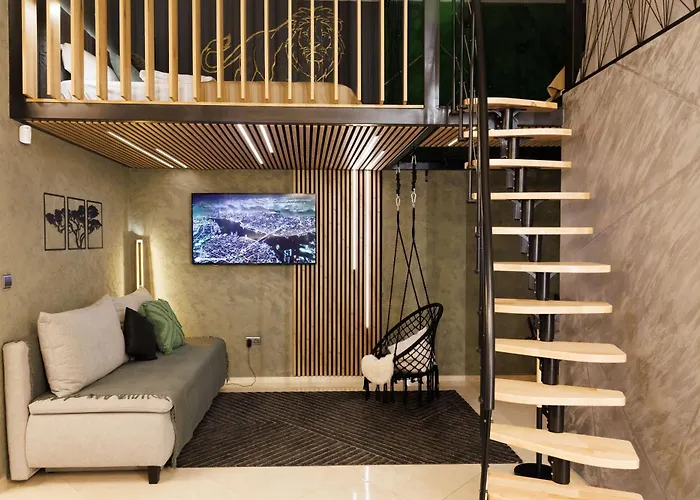 Leo & Private Zone - Old *