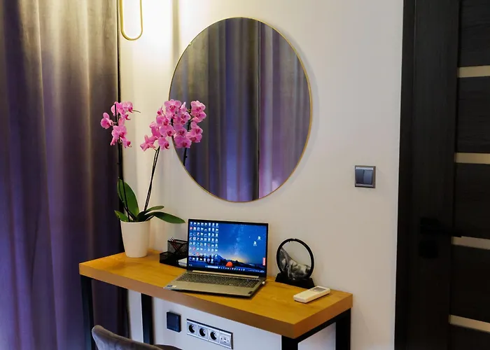 Leo & Private Zone - Old *