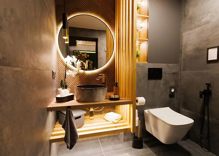 Leo & Private Zone - Old