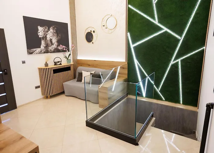 Leo & Private Zone - Old * 브라티슬라바