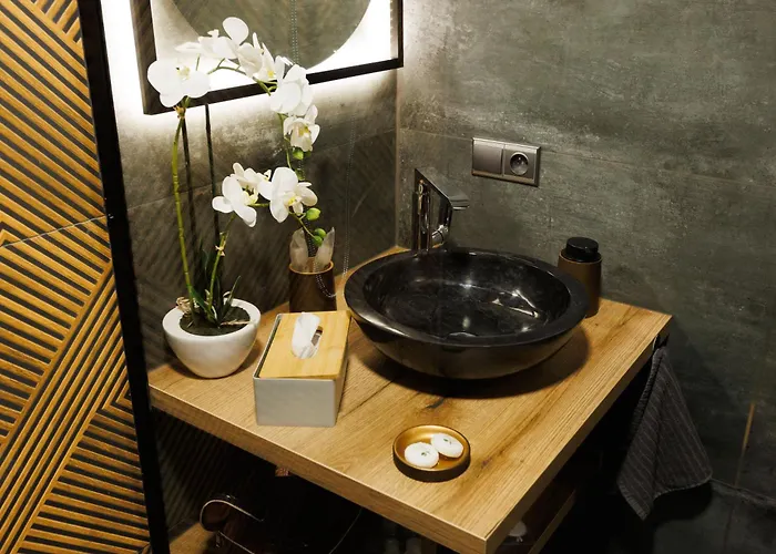 Leo & Private Zone - Old 아파트 *