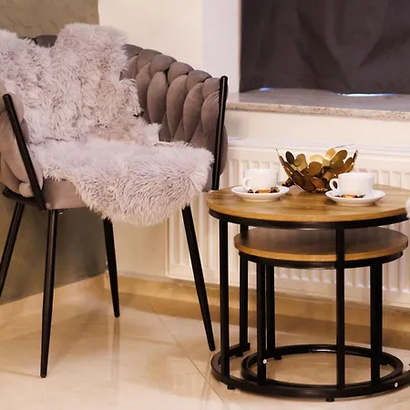 Leo & Private Zone - Old *