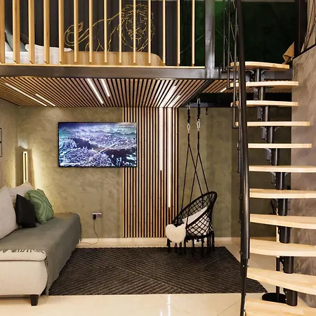 Leo & Private Zone - Old *