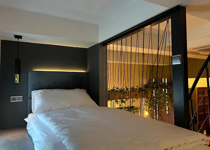 Leo & Private Zone - Old 아파트 *