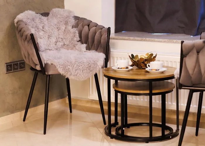 Leo & Private Zone - Old *